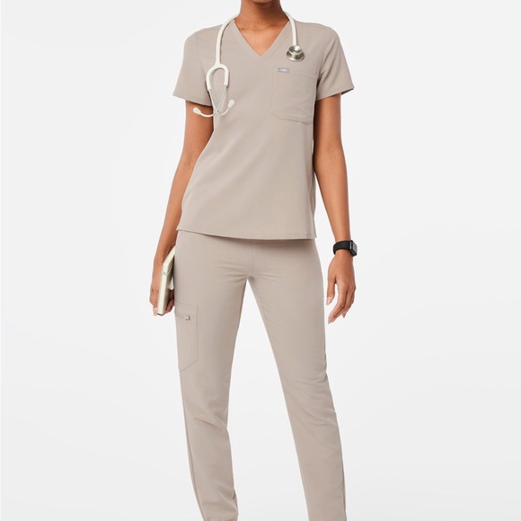 Catarina One Pocket Scrub Top in Boulder - Picture 5 of 7